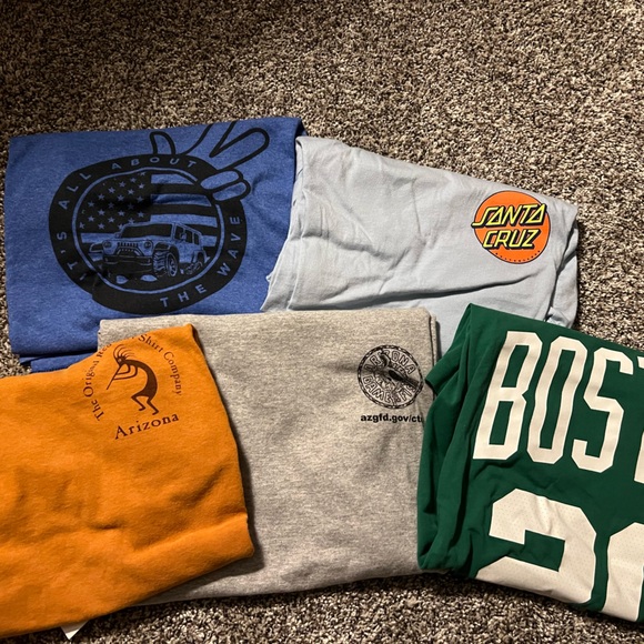 LOT OF 10 RANDOM T-SHIRTS - Picture 3 of 10